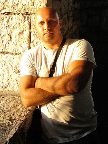 Роберт Святов