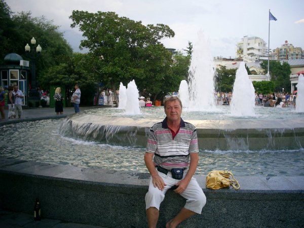 Анатолий Стешенко