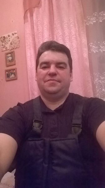 Олег Леонов