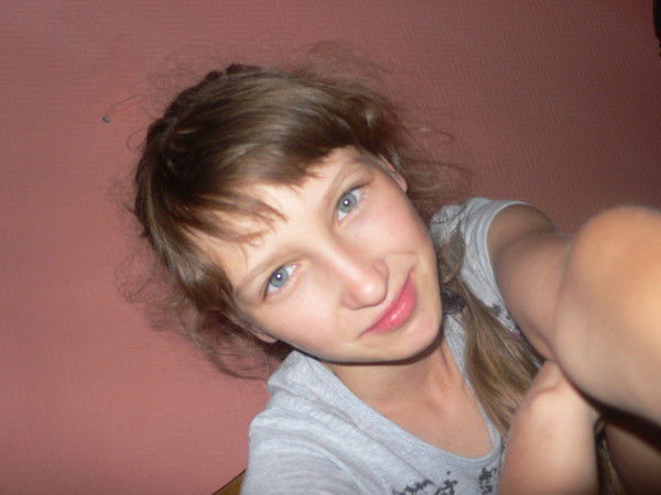 Аня Сонгурова