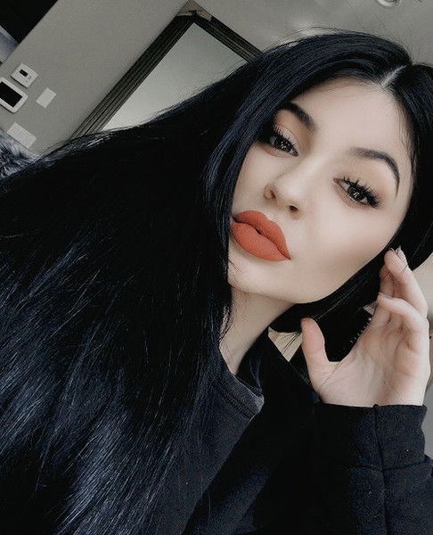 `cʜᴀʀʟᴏᴛᴛᴇ  Lᴀᴠᴇᴀᴜ