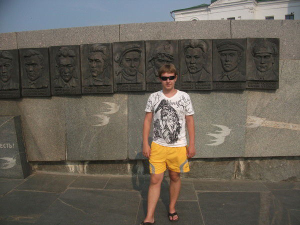 Роман Гусев