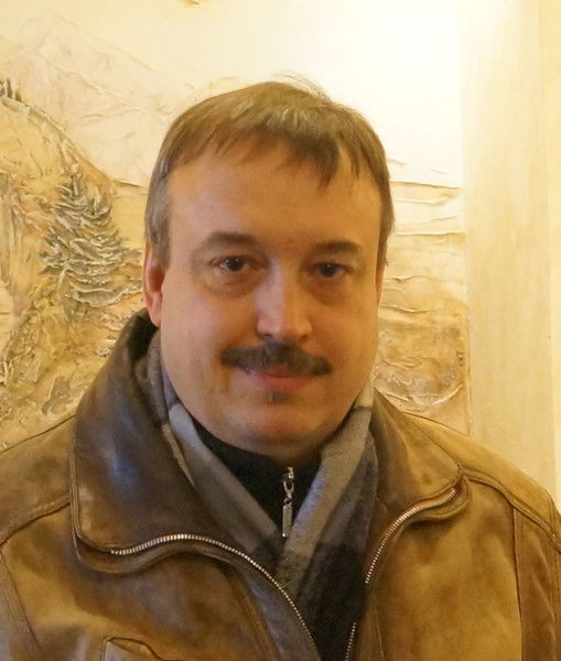 Олег Светлов