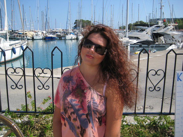 Юлия Марова