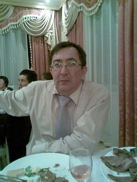 Амир Умерзаков