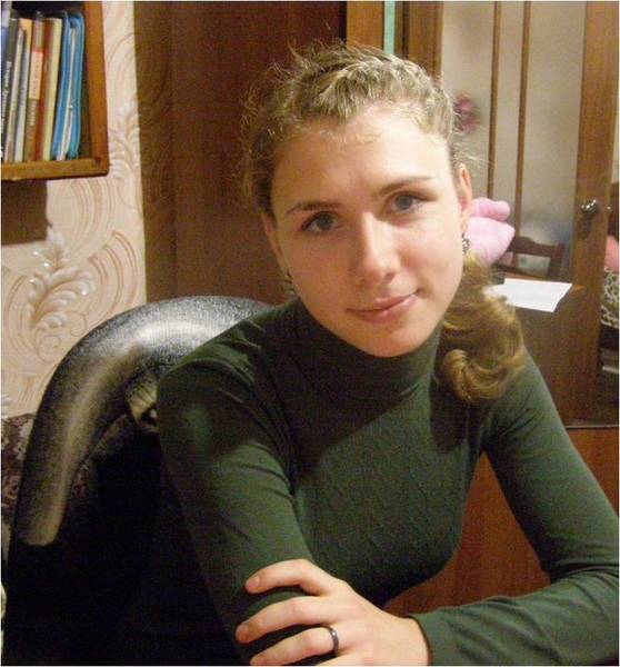 Яна Олейник