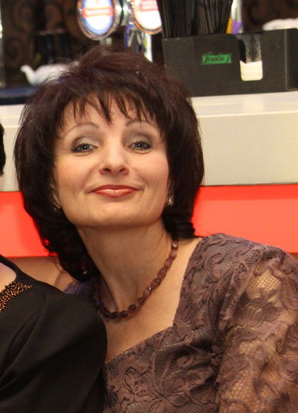 Лариса Лора