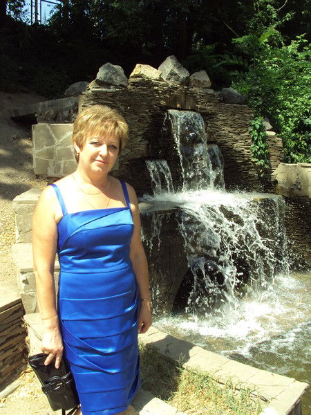 Елена Елена