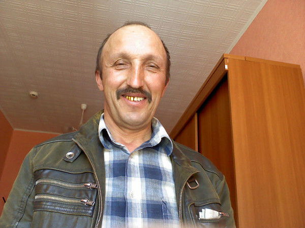 Леонид Хмелевский