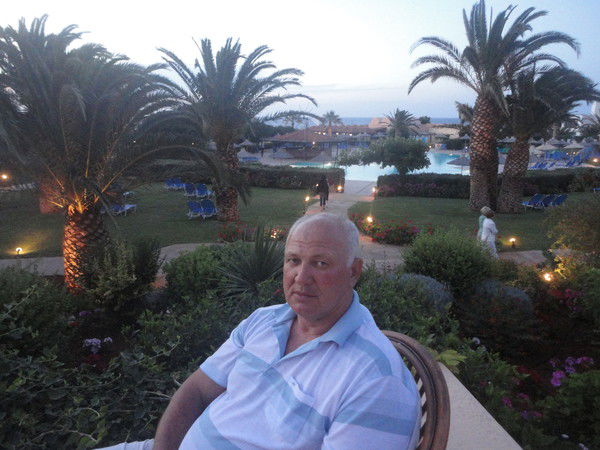 Павел Волков