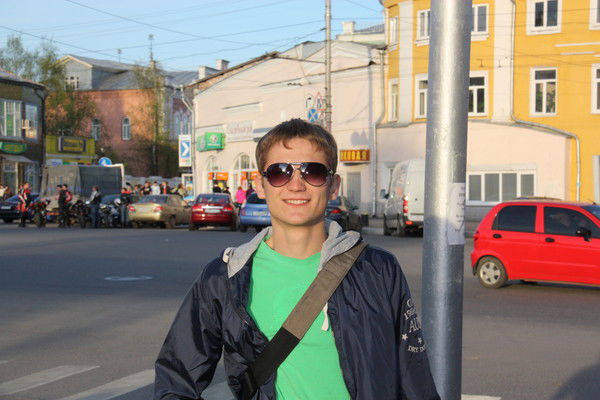 Антон Вахрушев