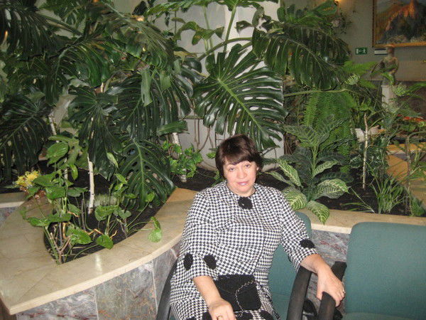 Назиля Попова