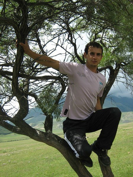 Тахир Мичураев