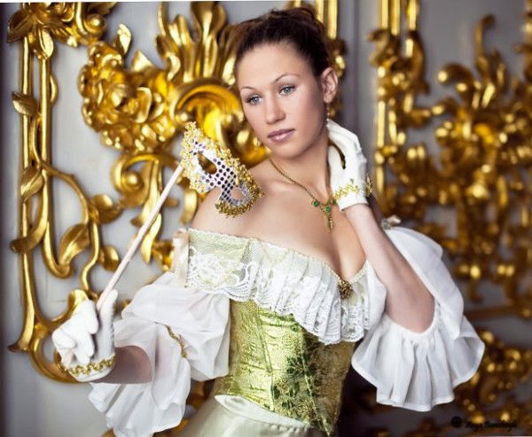 Анна Логвинова