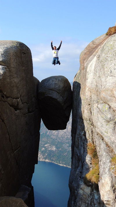 Андрей Головин