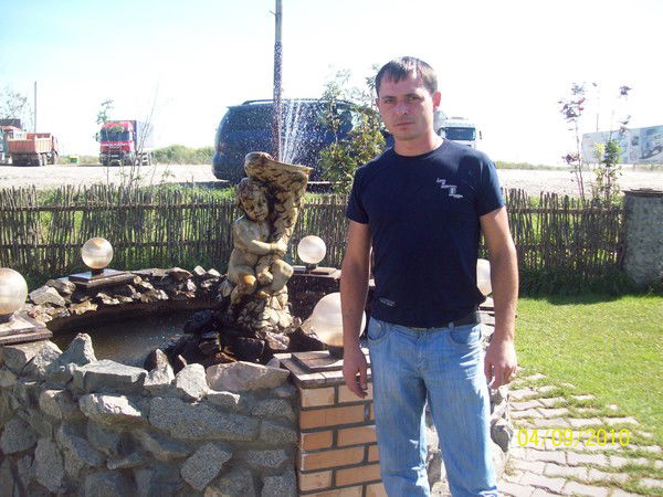 Евгений Служаев