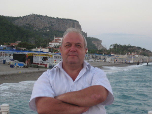 Гена Марков