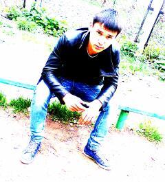 Маулен Женісов