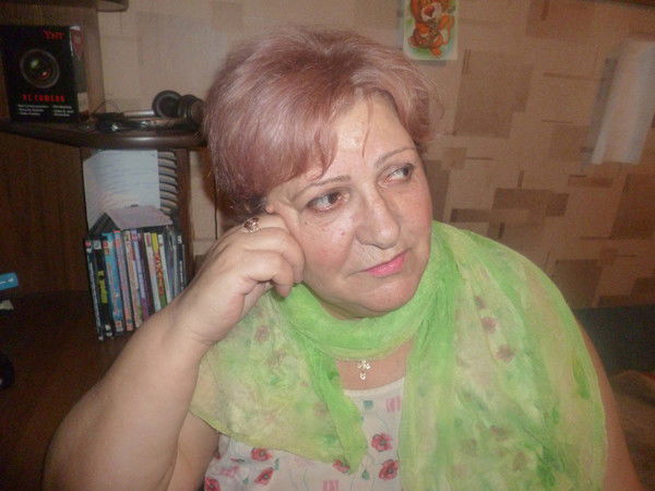 Белая Пушистая