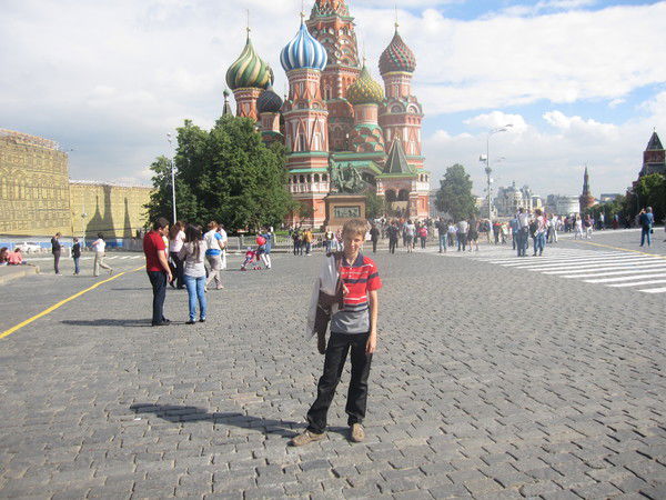 Толя Съянов