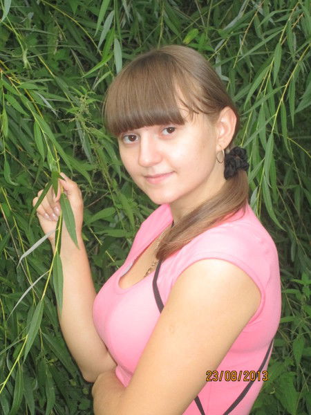 Юля Карелова