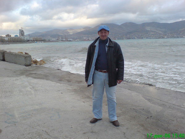 Экрем Бухарбаев