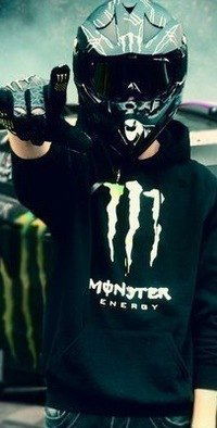 Макс Устинов