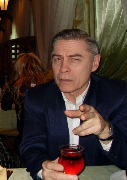 Владимир Емельянов