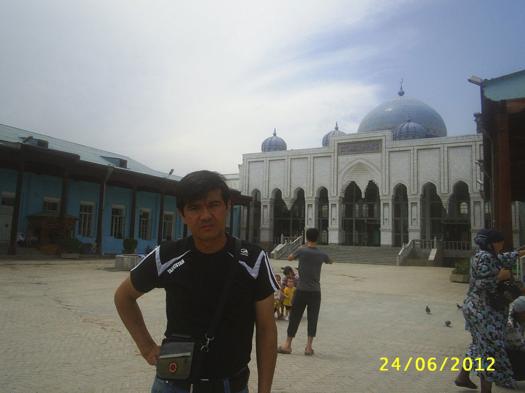 Сухроб Исломов