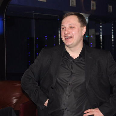 Олег Хвиюзов