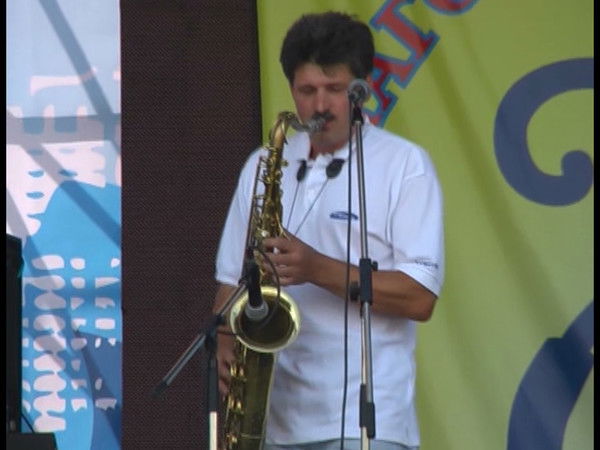 Эдуард Комар