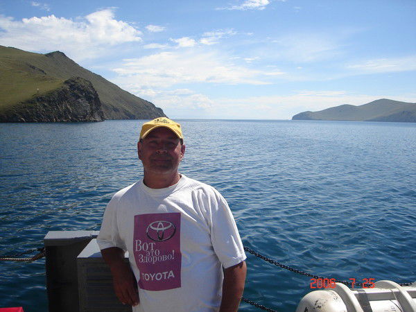 Виктор Хамов