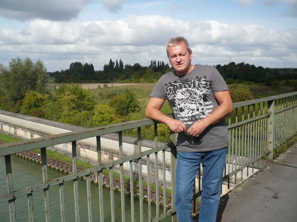 Саша Ларионов