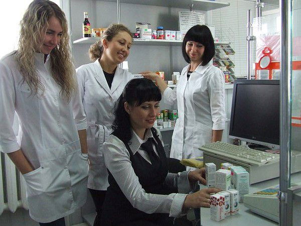 Лариса Жура