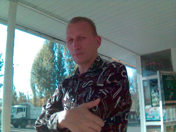 Александр Леонтьев