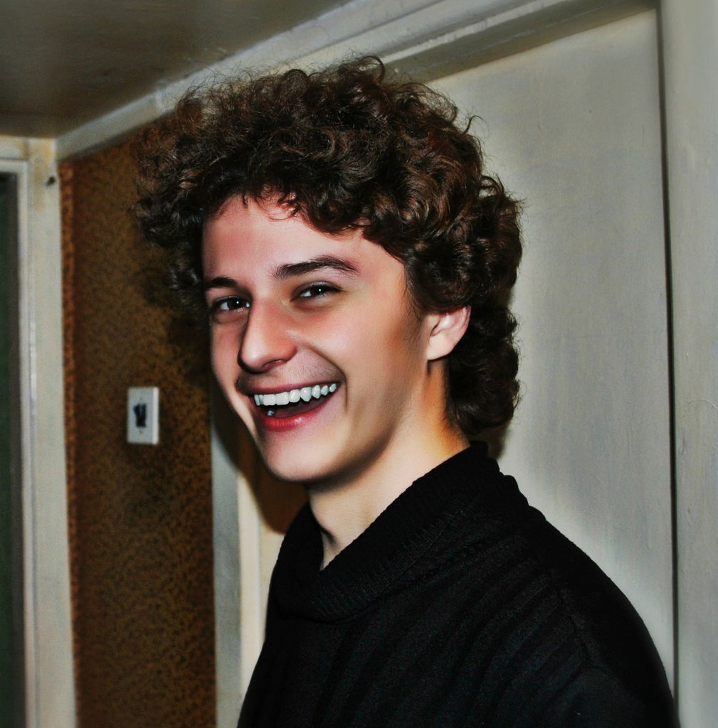 Антон Образцов