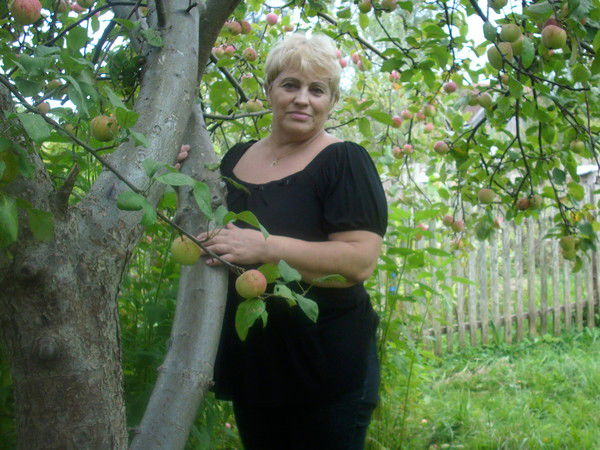 Нина Леонтьева