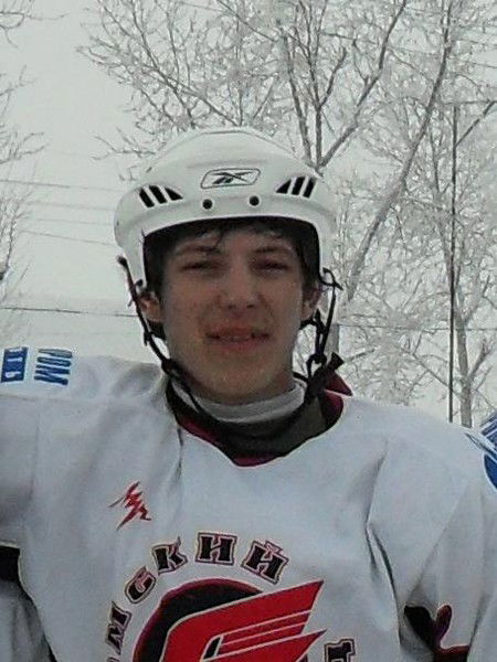 Антон Столяров