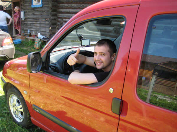 Александр Комаров