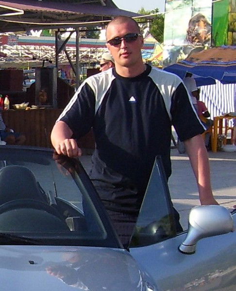 Виктор Романов