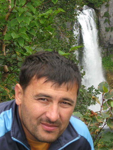 Ахрорджон Бакосов