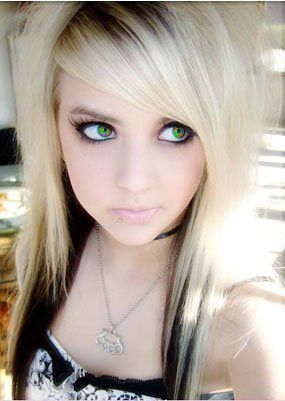 Девочка Эмо