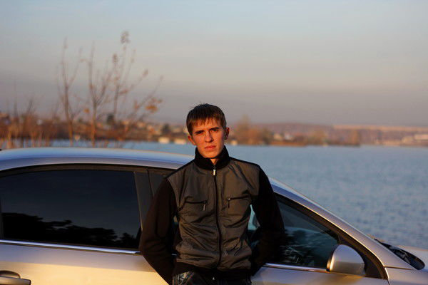 Александр Николаев