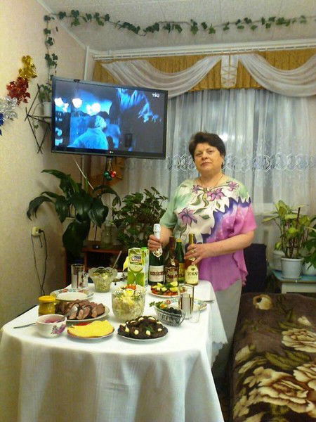 Нина Урсаки