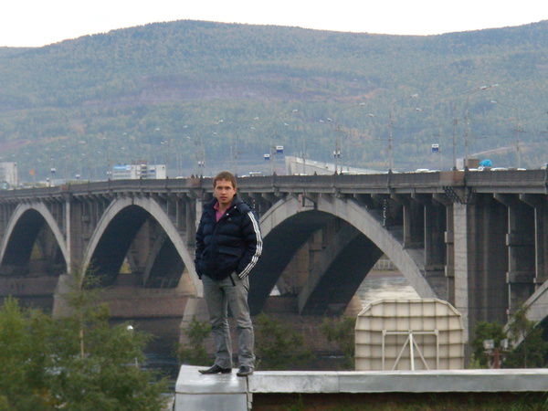 Владимир Узаров