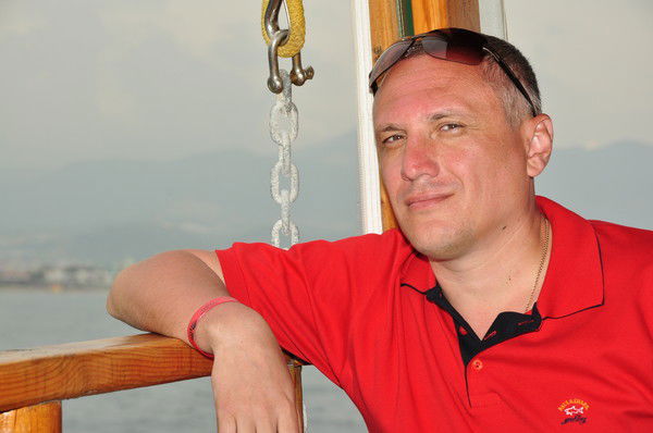 Дмитрий Д****