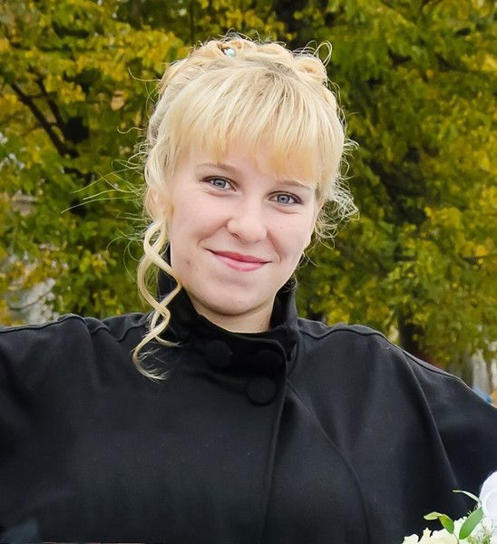 Оля Головей