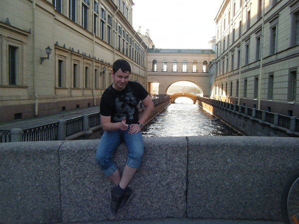 Антон Хижняков