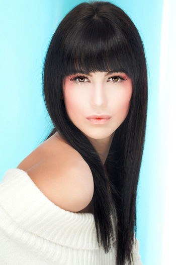 Анна Багмутян