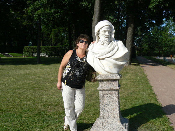 Толчеева Елена